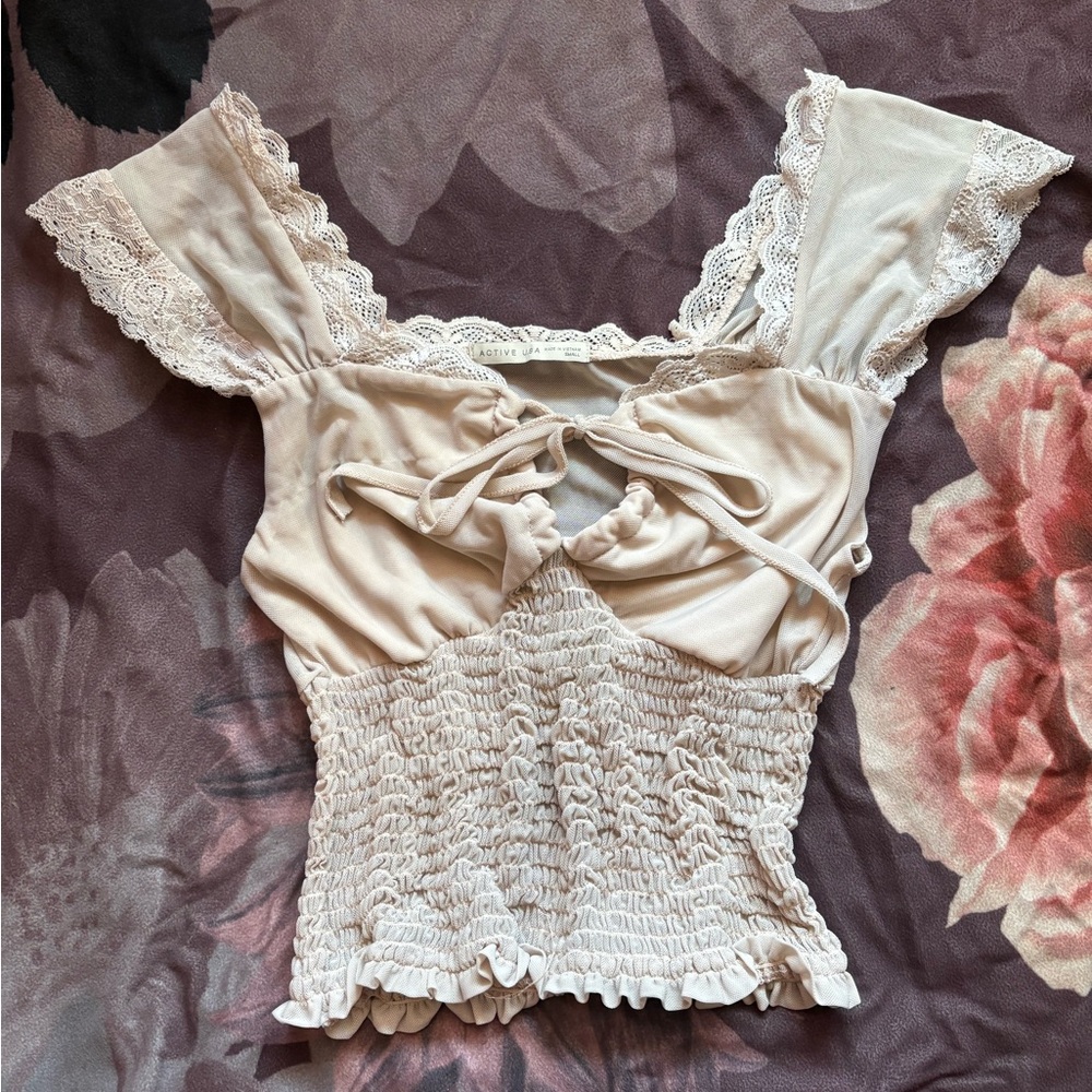 Beige Ruched Top with Lace Trim - Picture 3 of 6
